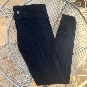 Lululemon black leggings